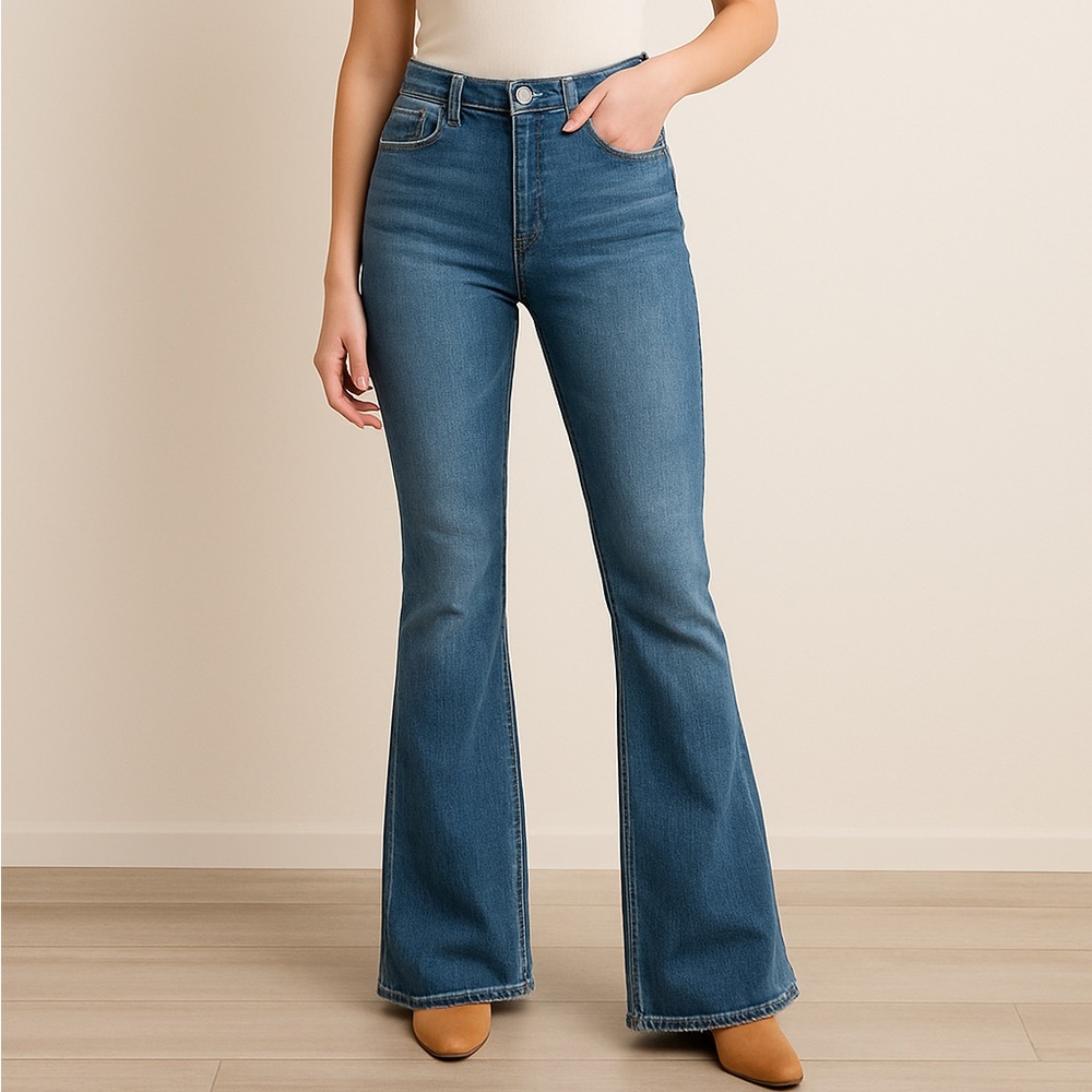 American Eagle Super Hi-Rise Flare Jeans — Size 6 Regular - Picture 11 of 11